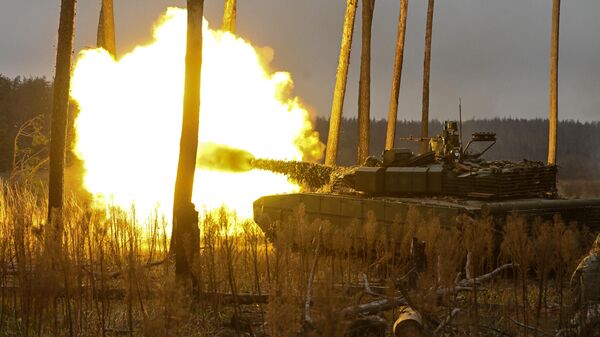 Танк Т-80 ВС РФ на огневой позиции на Краснолиманском направлении спецоперации