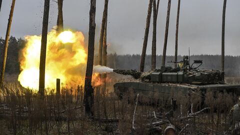 Танк Т-80 ВС РФ на огневой позиции на Краснолиманском направлении спецоперации