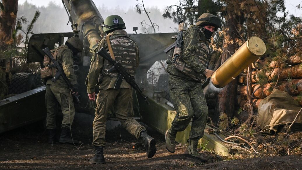 © РИА Новости / Станислав КрасильниковПерейти в медиабанк<br>Боевая работа 152-мм пушки 2А3б 