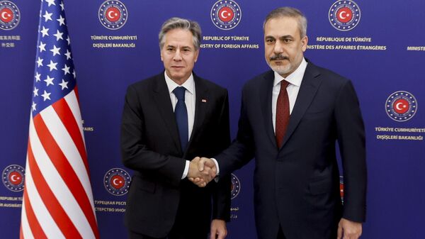 Госсекретарь США Энтони Блинкен и Министр иностранных дел Турции Хакан Фидан  