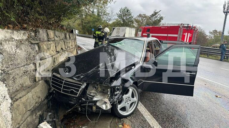 ДТП с участием автобуса на автодороге Джубга-Сочи ДТП с участием автобуса на автодороге Джубга-Сочи