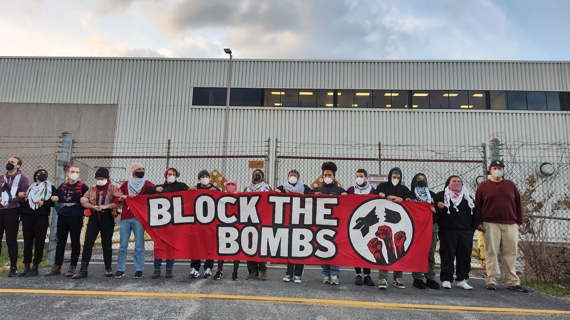 Активисты молодежного антивоенного движения Dissenters на акции протеста возле завода авиастроительной корпорации Boeing в городе Сент-Луисе, штат Миссури - РИА Новости, 1920, 06.11.2023