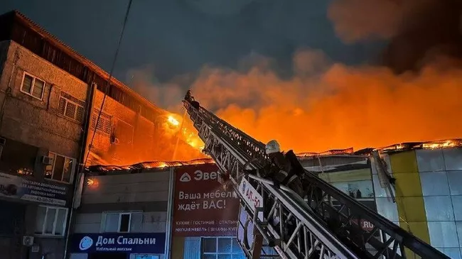 Пожар в ТЦ Гвоздь в Улан-Удэ, 7 ноября 2023 года