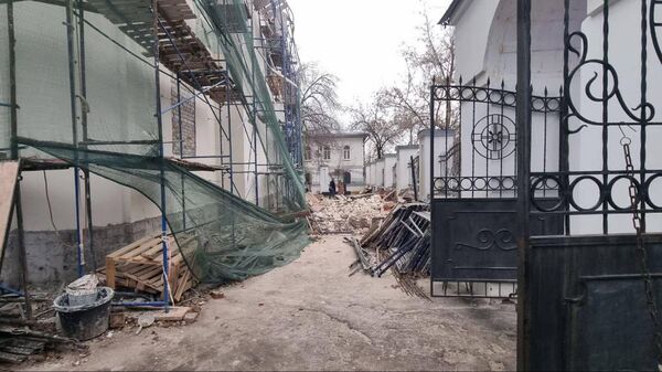Место обрушения строительных лесов при ремонте Спасо-Вознесенского собора на улице Степана Разина в Самаре