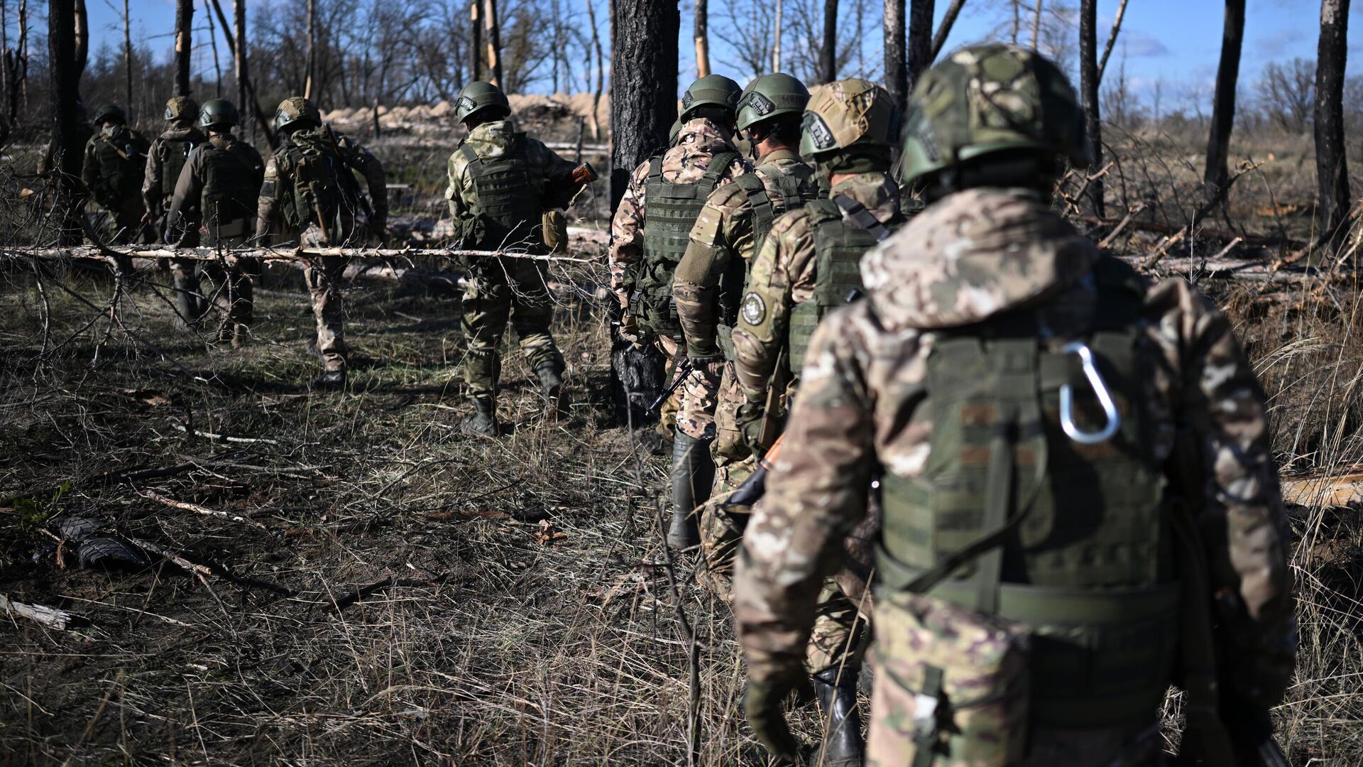 Военнослужащие ВС РФ во время прохождения боевой подготовки в зоне СВО - РИА Новости, 1920, 09.11.2023