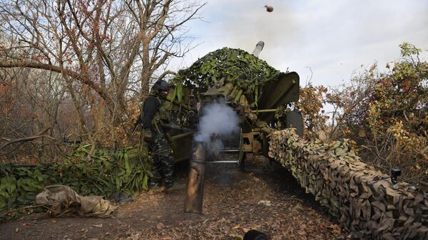 Боевая работа 152-мм пушки Гиацинт-Б по позициям ВСУ в зоне проведения СВО