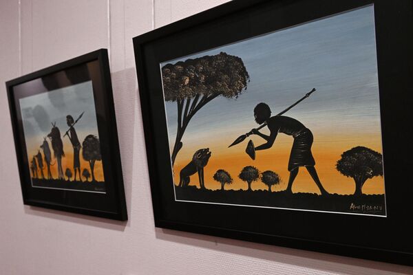 Работы Abas.M.Dr.NV Верблюды и Охота на льва (Сомали, 1970-е годы) на выставке Африка. Любовь с первого взгляда в Галерее на Чистых прудах в Москве