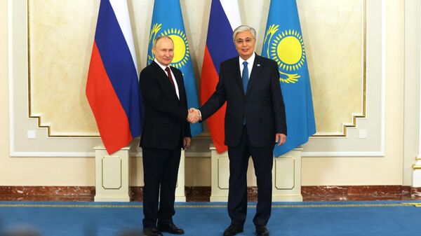 Владимир Путин и Касым-Жомарт Токаев во время встречи в Астане