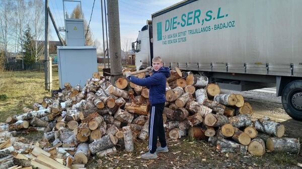 Пермский школьник пожертвовал бойцам СВО заработанные колкой дров 45 тысяч рублей
