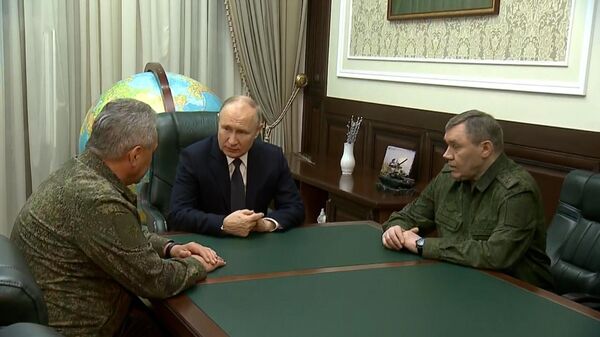 Кадры посещения Путиным штаба Южного военного округа