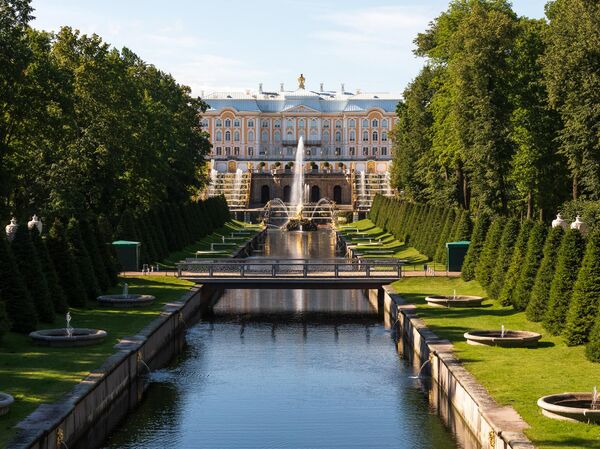 Нижний парк в Музее-заповеднике Петергоф Нижний парк в Музее-заповеднике Петергоф