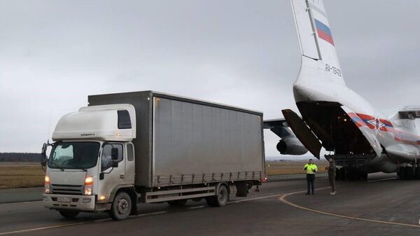 Самолет МЧС России с 25 тоннами гуманитарной помощи, собранной в Татарстане для жителей сектора Газа