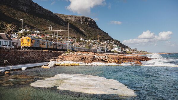 Пригородный поезд в Кейптауне, ЮАР
