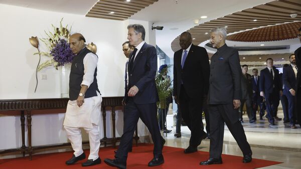 Главы МИД и Минобороны США и Индии перед началом встречи Диалог 2+2.  в Нью-Дели, Индия