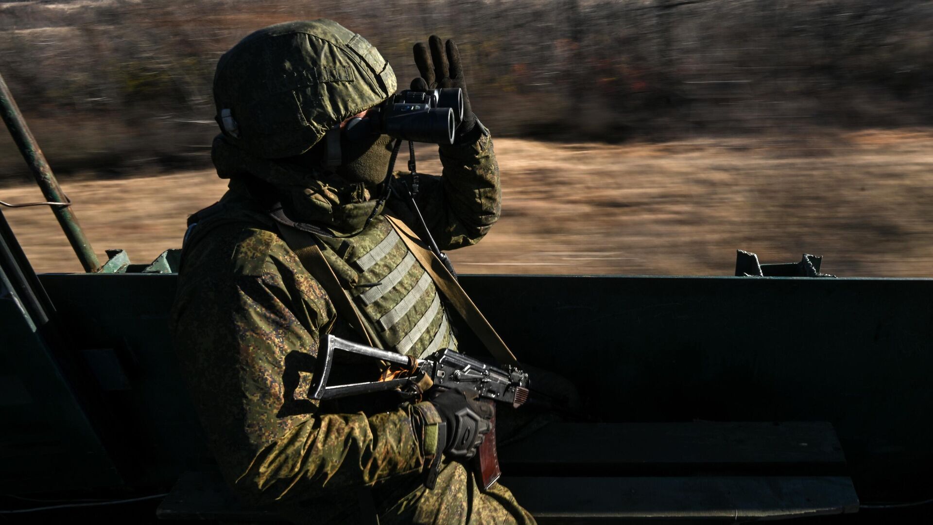 Российский военнослужащий в зоне проведения спецоперации - РИА Новости, 1920, 11.11.2023