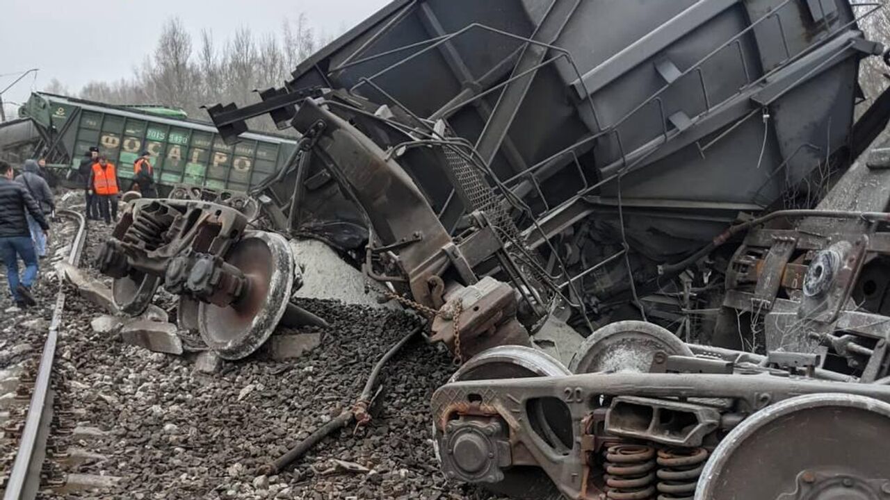 В Рязанской области 19 грузовых вагонов сошли с рельсов - РИА Новости,  11.11.2023