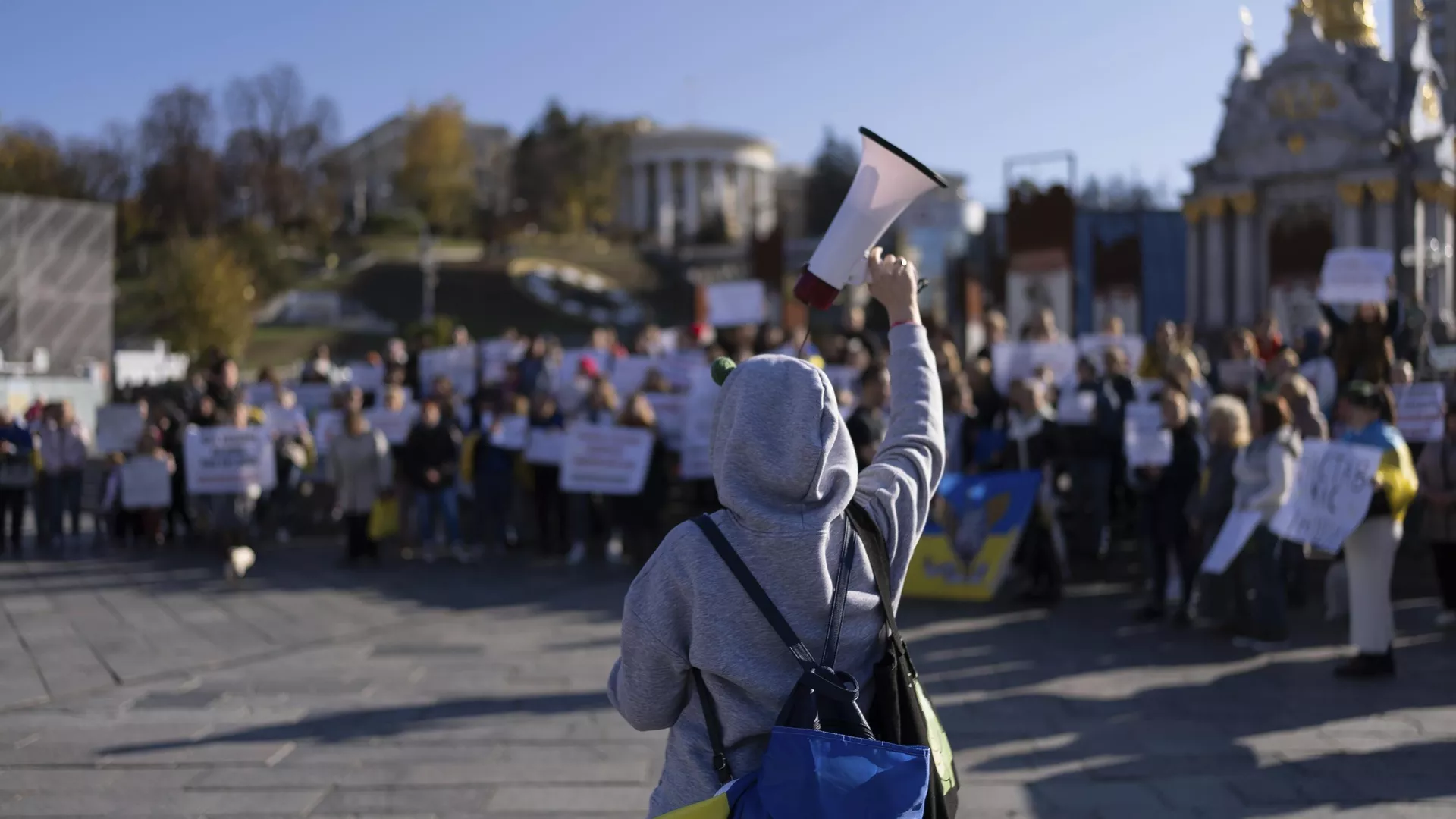 Участники митинга с требованием провести демобилизацию военнослужащих ВСУ, находящихся на фронте с февраля 2022 года, в Киеве - РИА Новости, 1920, 13.11.2023