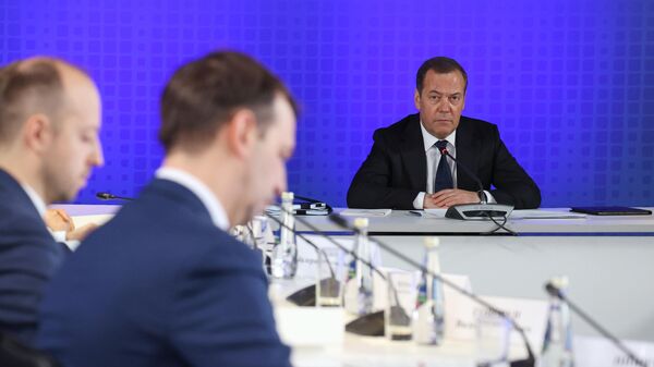 Заместитель председателя Совета безопасности РФ Дмитрий Медведев проводит заседание президиума Совета при президенте РФ по науке и образованию
