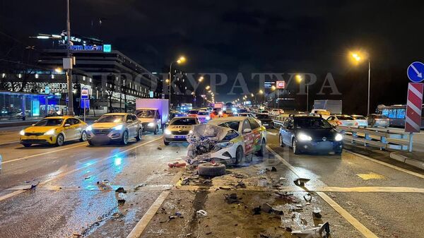 Три машины столкнулись на Варшавском шоссе в Москве