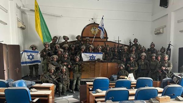 Израильские военные в парламенте Газы