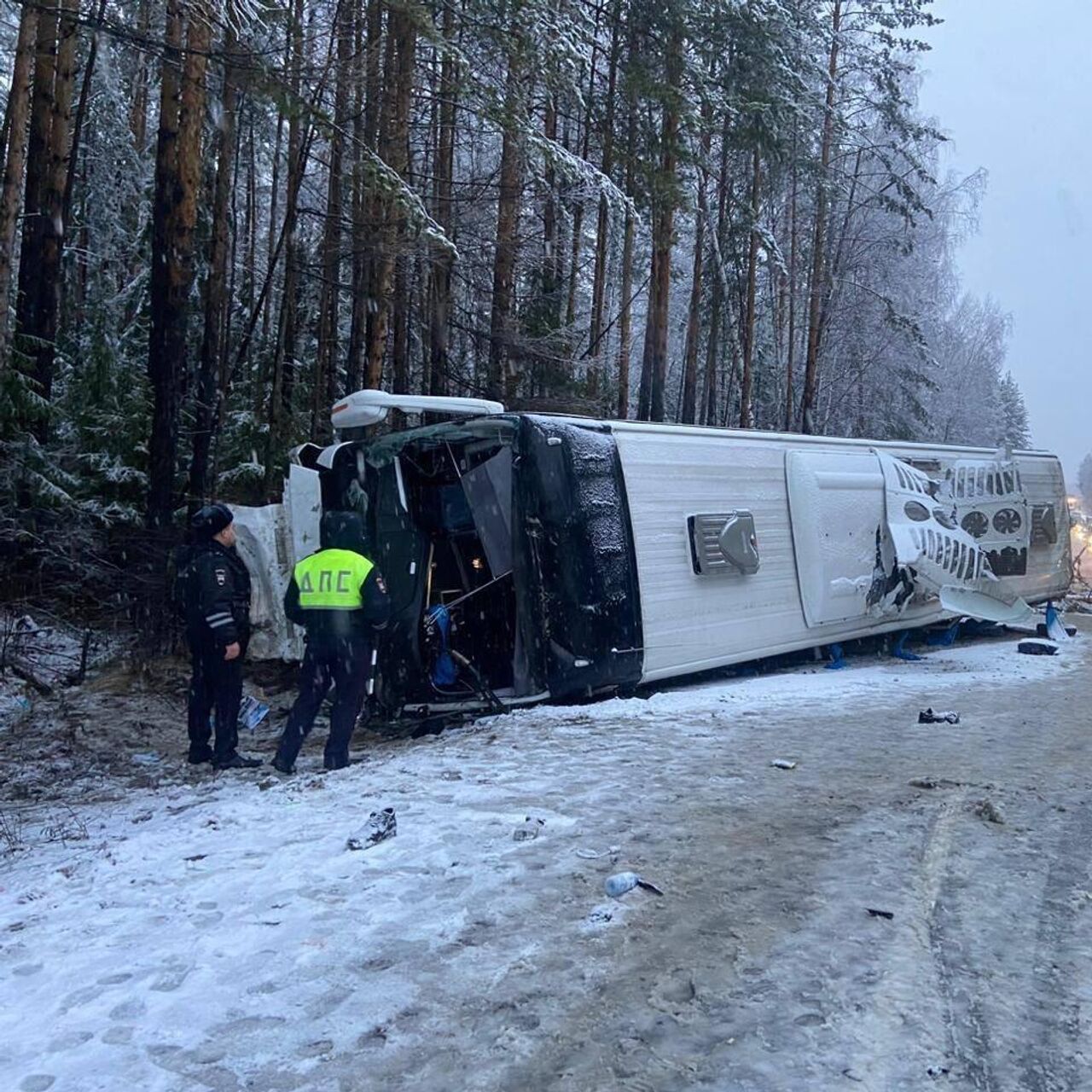 Погибшей в ДТП с автобусом на Урале оказалась жена известного блогера - РИА  Новости, 15.11.2023