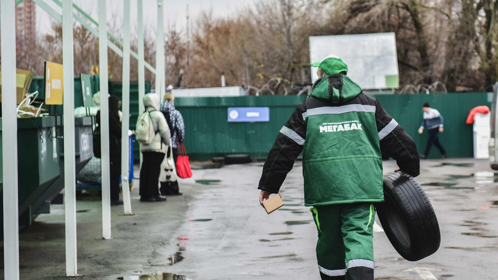 В Химках открыли обновленный пункт по раздельному сбору отходов Мегабак - РИА Новости, 1920, 15.11.2023