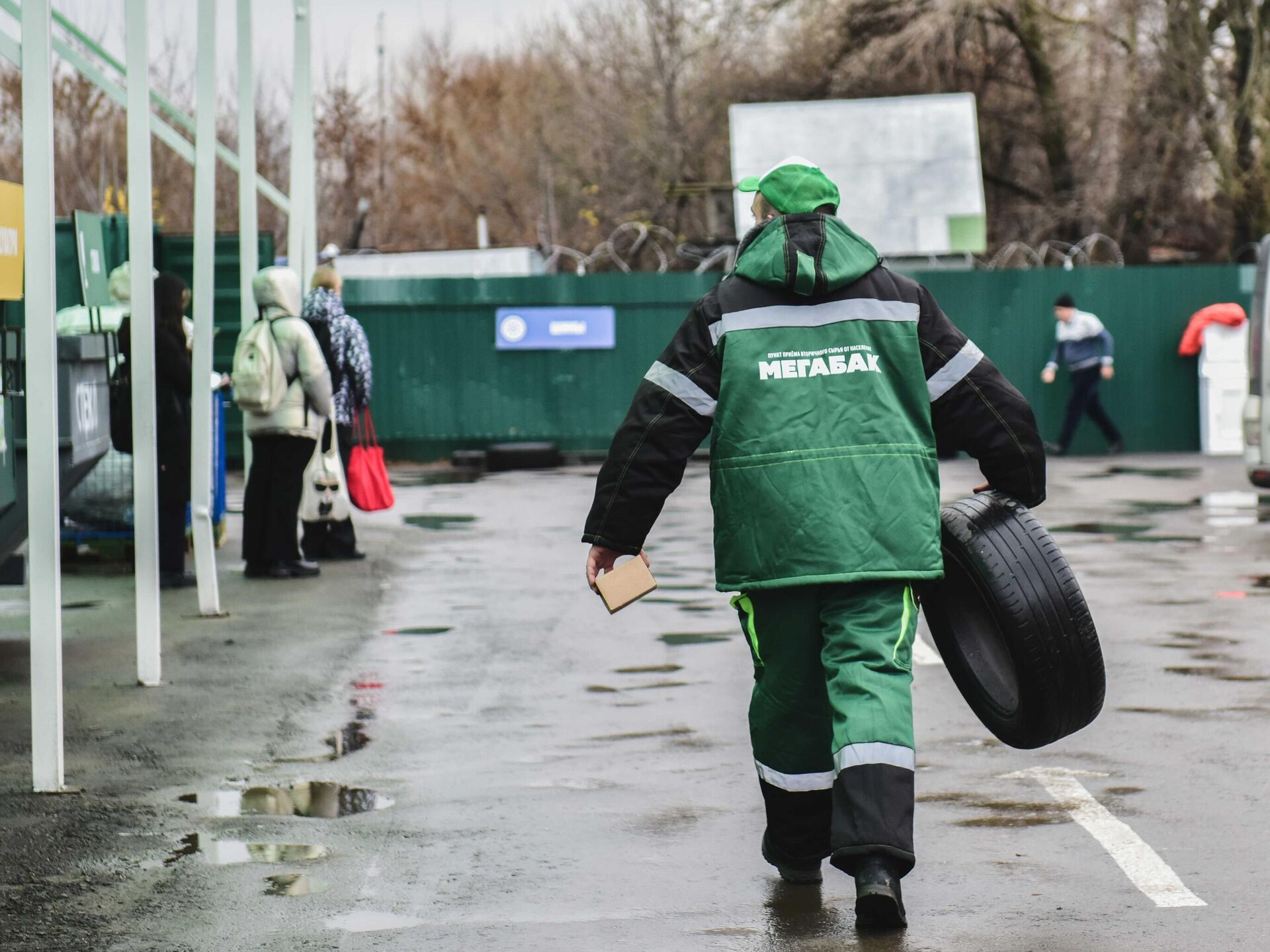 В Химках открыли обновленный пункт по раздельному сбору отходов 