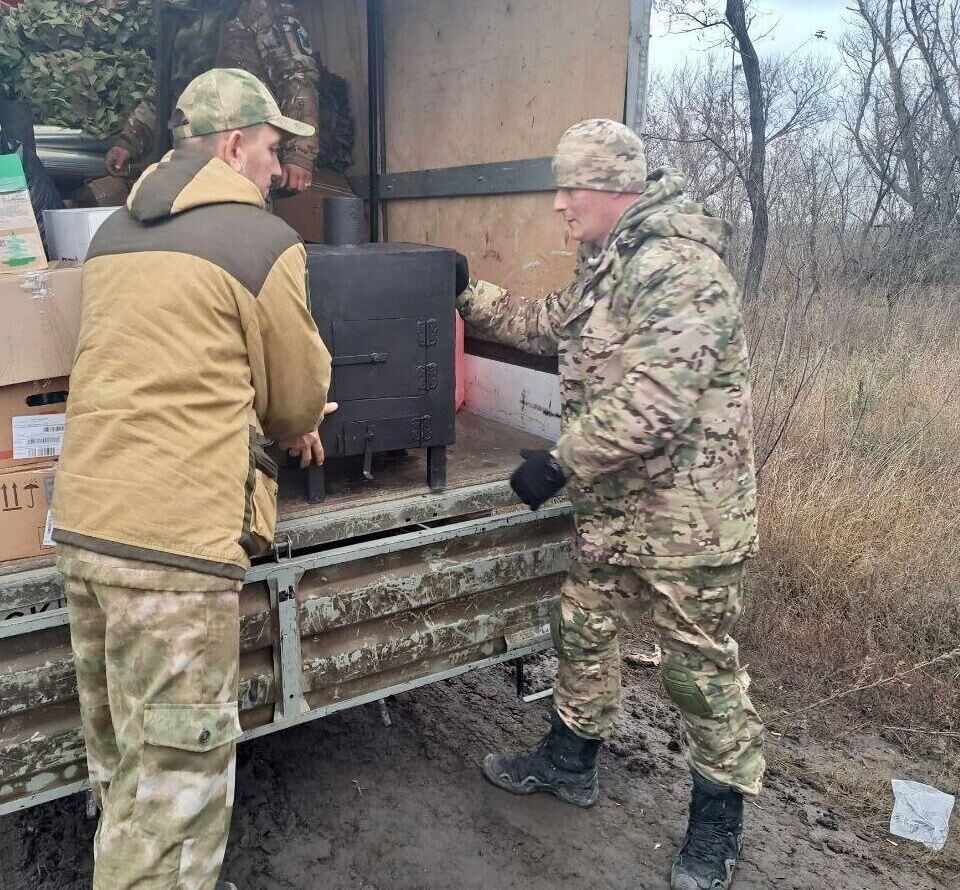 Орловские волонтеры передали бойцам СВО большую гуманитарную посылку - РИА Новости, 1920, 15.11.2023