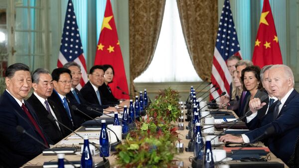 Председатель КНР Си Цзиньпин и президент США Джо Байден во время переговоров в рамках саммита АТЭС. 15 ноября 2023