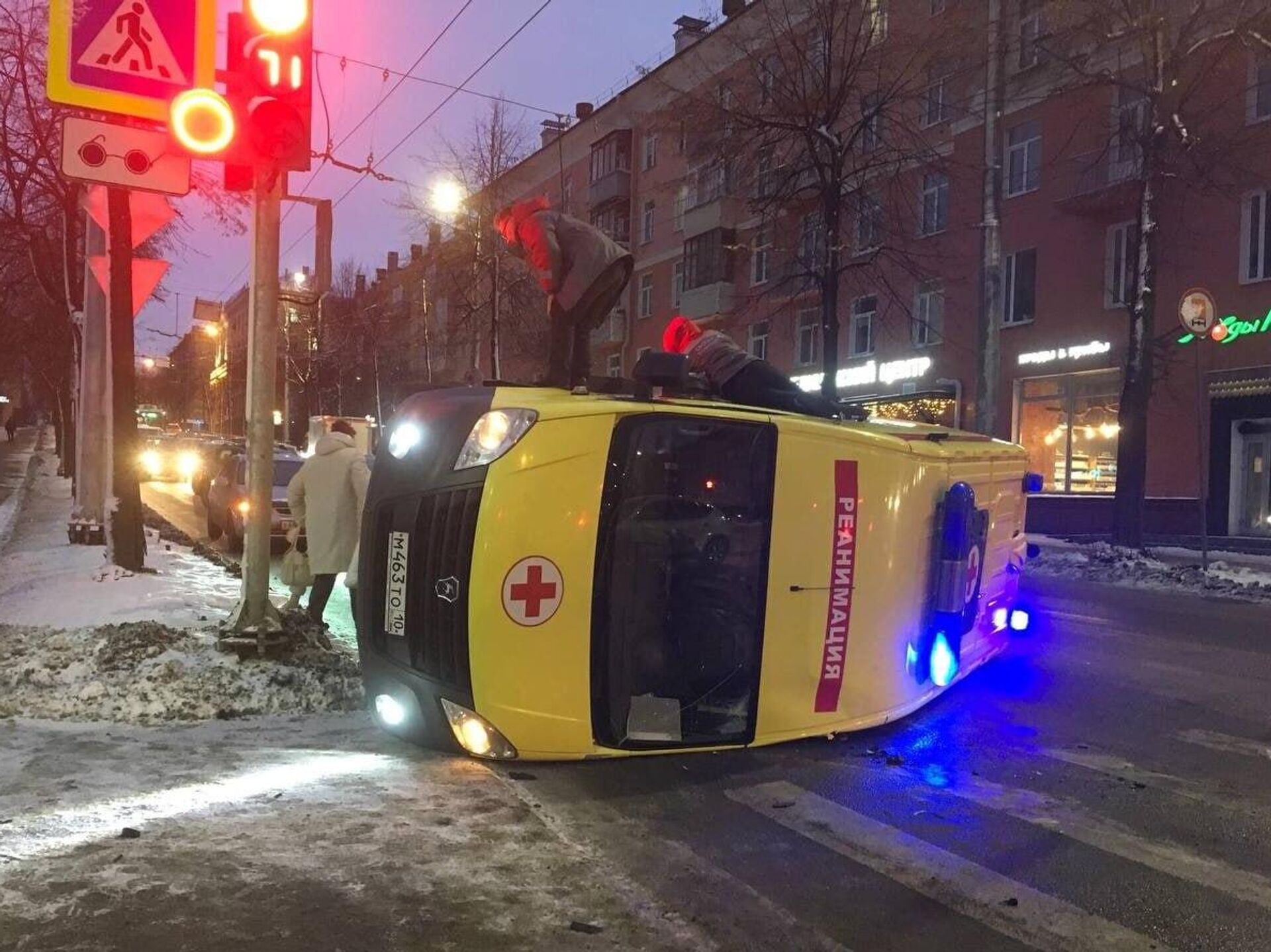 В Карелии внедорожник врезался в скорую, есть пострадавшие - РИА Новости,  16.11.2023