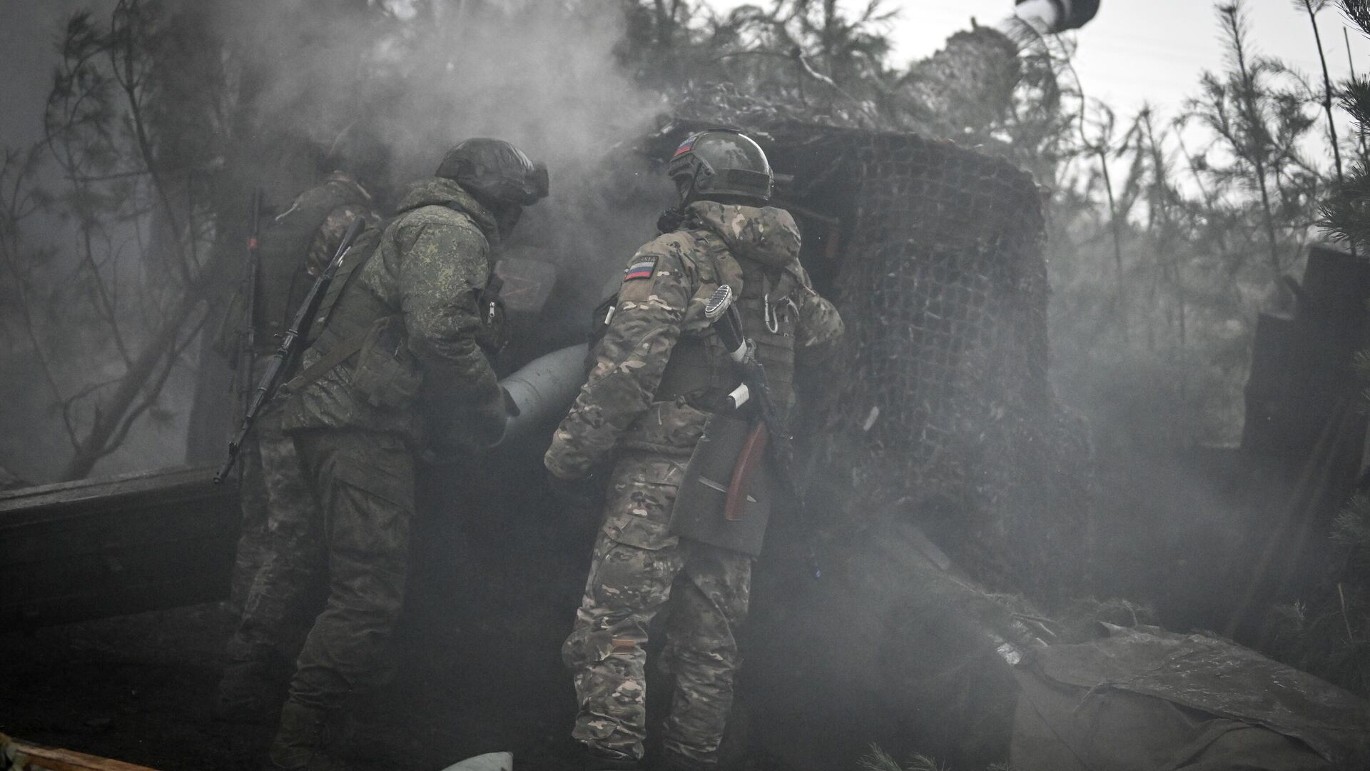 В зоне СВО находятся 617 тысяч российских военных, сообщил Путин - РИА  Новости, 14.12.2023