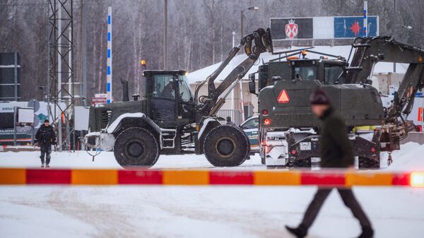 Силы обороны Финляндии на пограничном пункте Вартиус на границе Финляндии и России