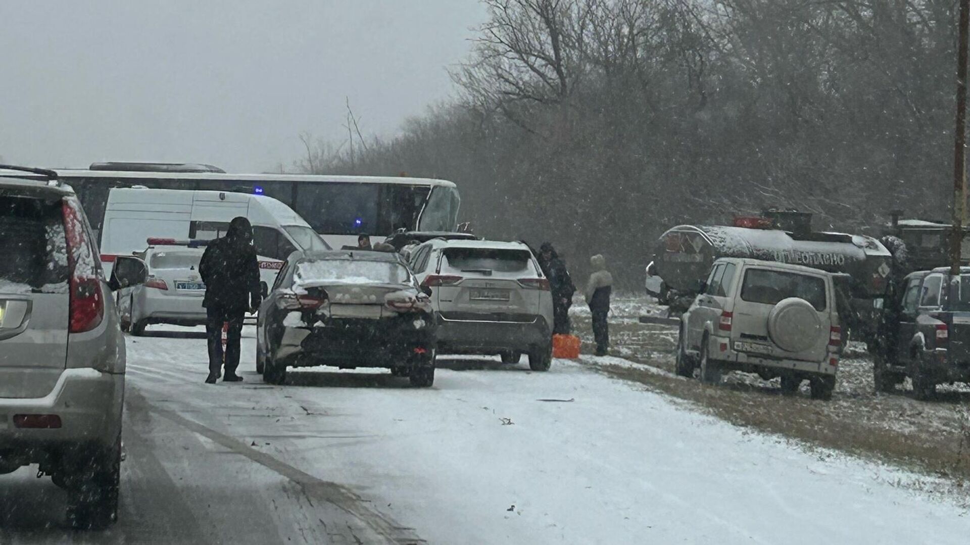 В Курской области грузовик столкнулся с автобусом, пострадали шесть человек