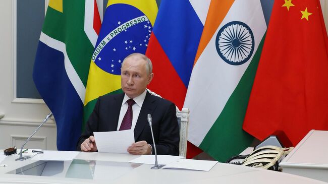 Россия намерена создать условия для развития всех стран БРИКС, заявил Путин