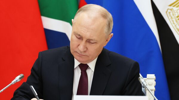 Путин подписал закон об уточнении правил обращения лекарств в рамках ЕАЭС