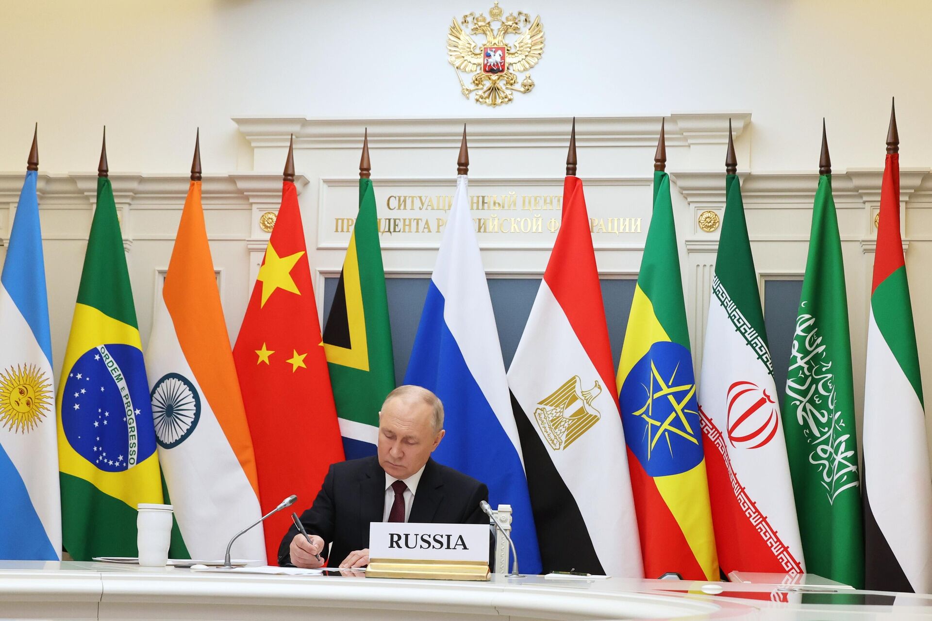 Ο Ρώσος πρόεδρος Βλαντιμίρ Πούτιν συμμετέχει σε μια έκτακτη σύνοδο κορυφής BRICS για την Παλαιστινιο-Ισραηλινή σύγκρουση μέσω τηλεδιάσκεψης - RIA Novosti, 1920, 21/11/2023