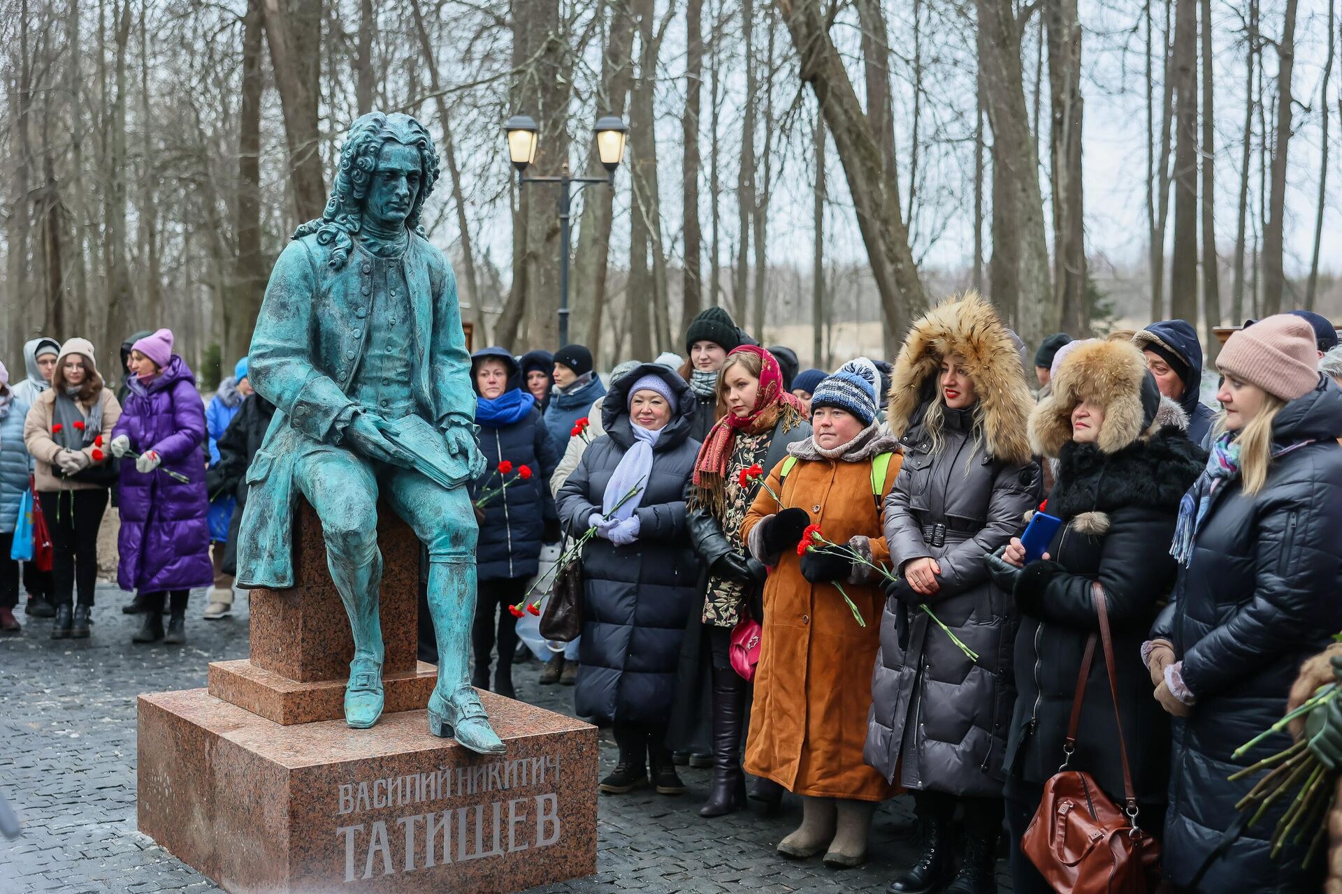 Воробьев и Мединский открыли памятник Татищеву под Солнечногорском - РИА  Новости, 21.11.2023