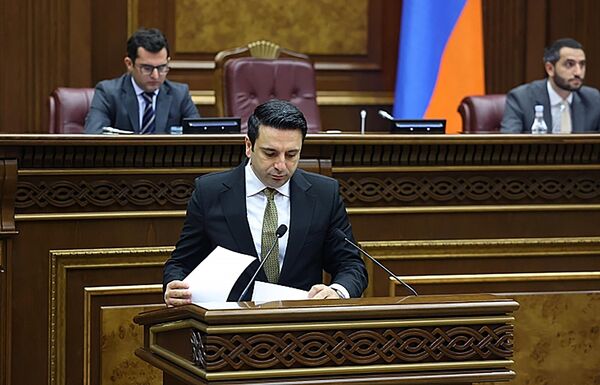 Председатель Национального собрания Армении Ален Симонян на заседании парламента Армении в Ереване Председатель Национального собрания Армении Ален Симонян на заседании парламента Армении в Ереване