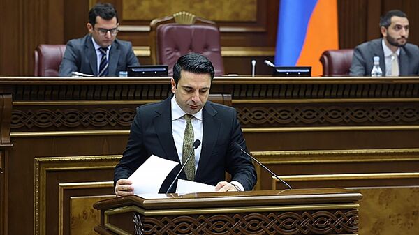 Председатель Национального собрания Армении Ален Симонян на заседании парламента Армении в Ереване
