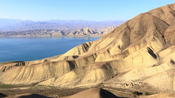 Токтогульское водохранилище, хребет Тянь-Шань, Кыргызстан