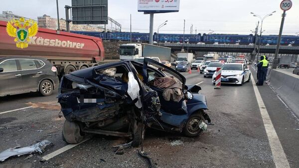 Автомобиль, пострадавший в результате ДТП на 55 км МКАД