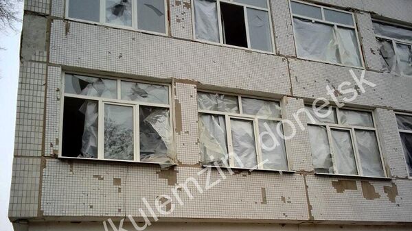 Последствия обстрела гимназии №107 в Петровской районе Донецка. 22 ноября 2023