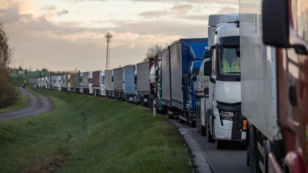 Очередь грузовых автомобилей на польско-украинской границе