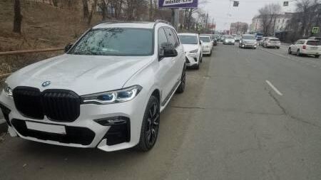 Автомобиль BMW, водитель которого сбила ребенка во Владивостоке - РИА Новости, 1920, 23.11.2023