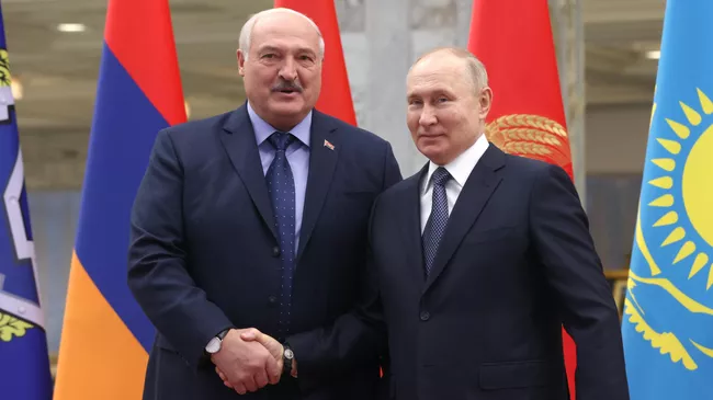 Президент РФ Владимир Путин и президент Белоруссии Александр Лукашенко