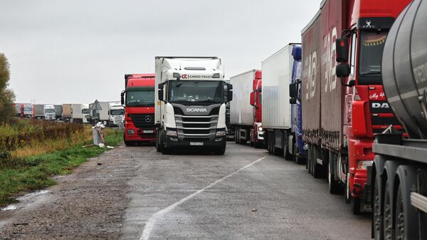 Очереди из грузовиков у российско-литовской таможни в Калининградской области