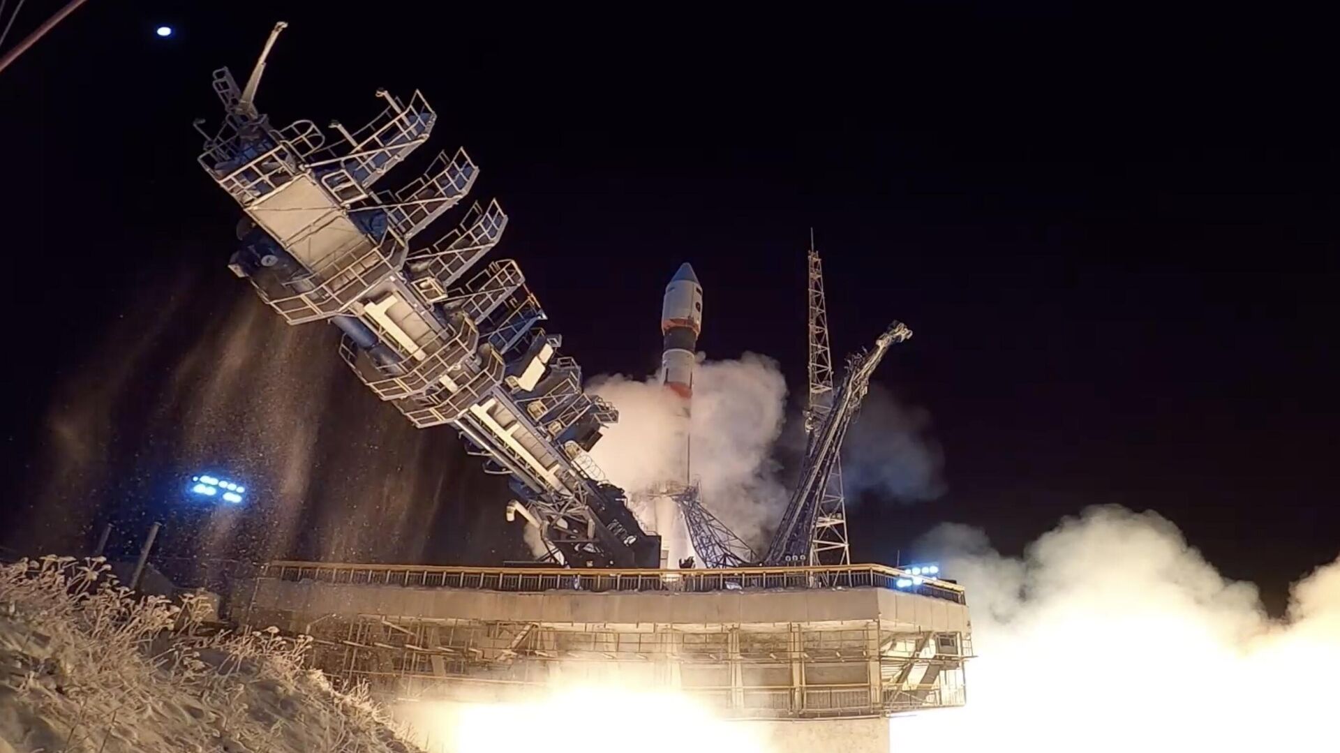 Запуск ракеты-носителя среднего класса Союз-2.1б с космодрома Плесецк. 26 ноября 2023 - РИА Новости, 1920, 26.11.2023