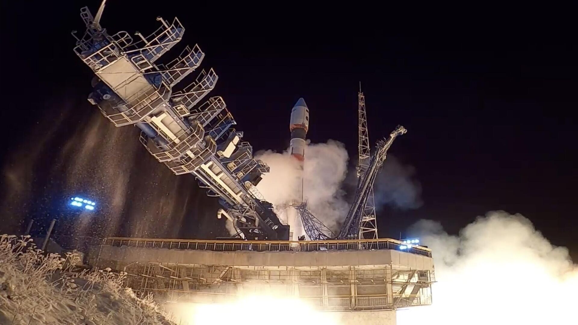 Запуск ракеты-носителя среднего класса Союз-2.1б с космодрома Плесецк. 26 ноября 2023 - РИА Новости, 1920, 26.11.2023