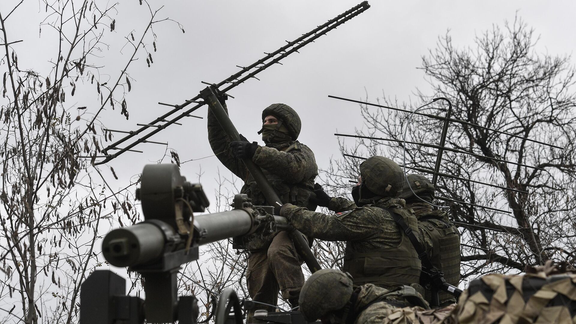 Военнослужащие подразделений радиоэлектронной борьбы - РИА Новости, 1920, 13.12.2023