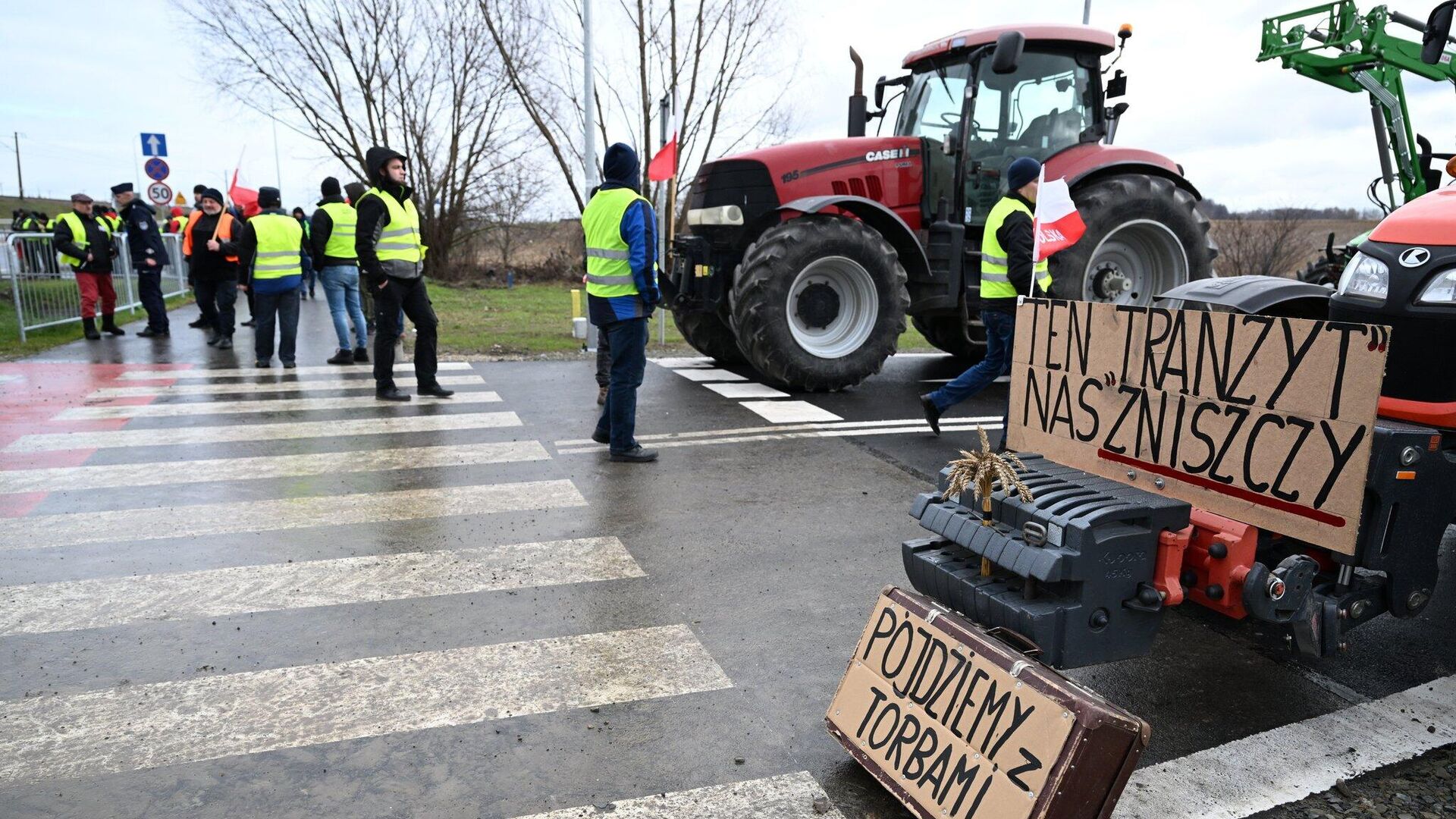 Польские фермеры готовятся к блокаде погранперехода в Медице на Подкарпатье - РИА Новости, 1920, 27.11.2023